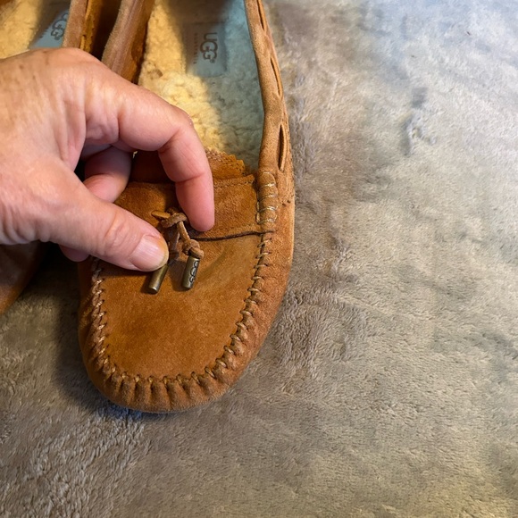 UGG Sz 8 Roni Moccasin Slipper Suede Leather Loafer Shoes Chestnut Brown Women’s - Picture 16 of 16